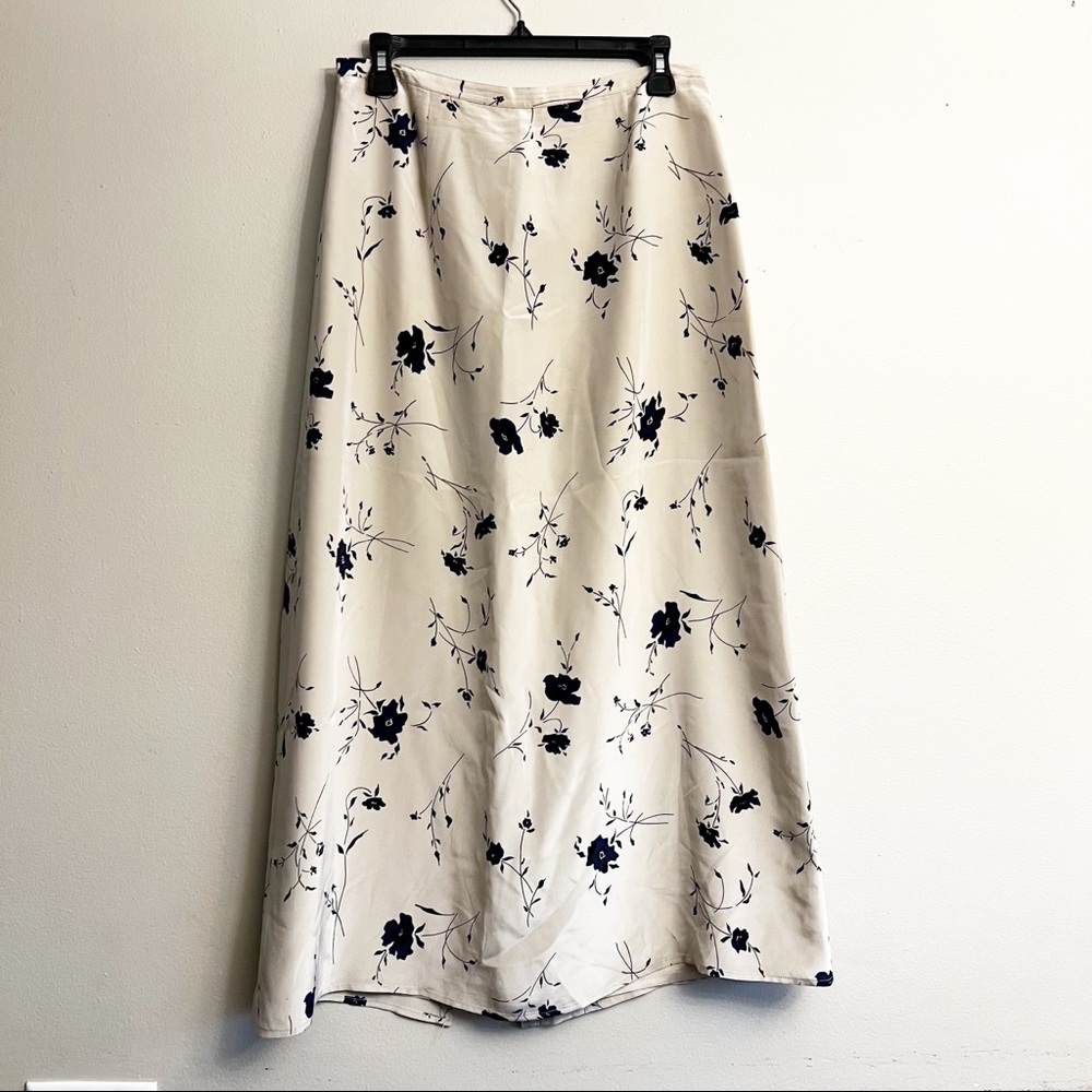 Vintage | Cream/ Navy Floral 100% Silk Maxi Skirt Size 12